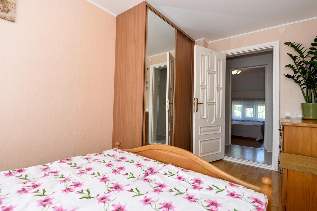 Guesthouse "Nakvyne Pas Zveja" Nagliu Street Nida Εξωτερικό φωτογραφία